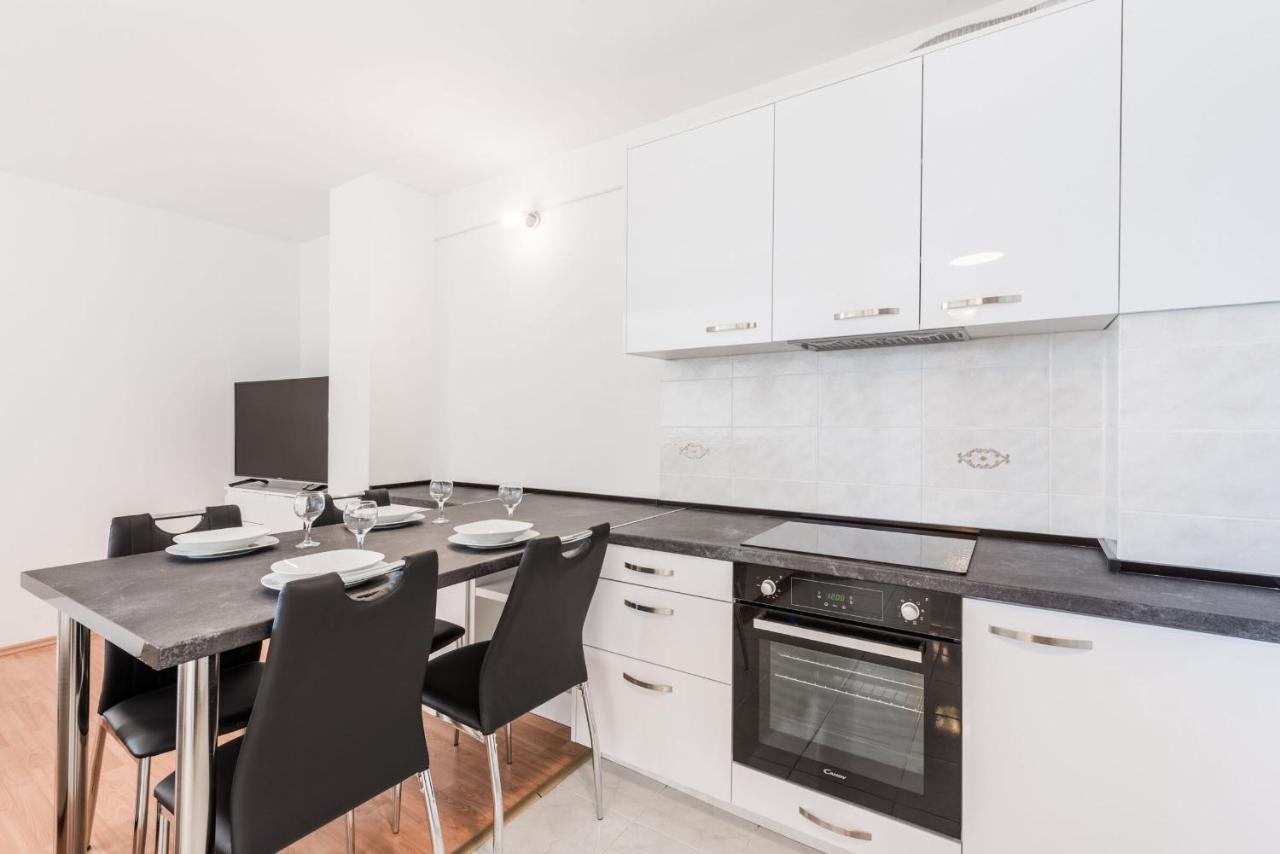 Apartments Mrs Brightside Split Ngoại thất bức ảnh