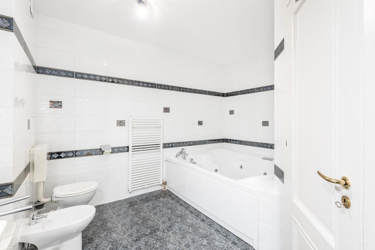 Apartments Mrs Brightside Split Ngoại thất bức ảnh