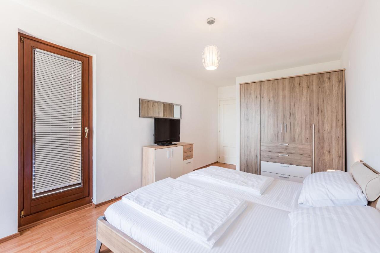 Apartments Mrs Brightside Split Ngoại thất bức ảnh