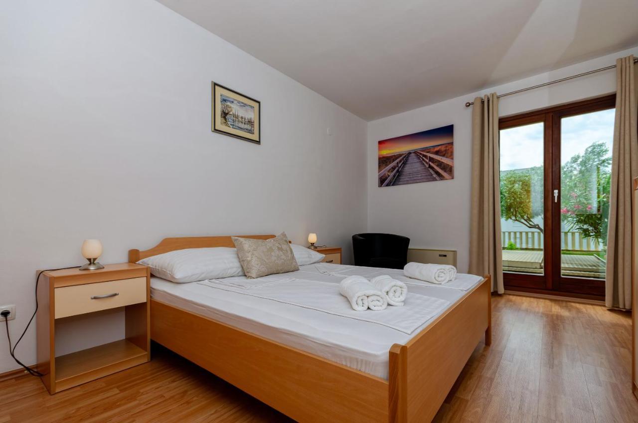 Apartments Mrs Brightside Split Ngoại thất bức ảnh